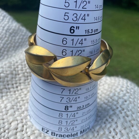 Givenchy Vintage 80s Runway Metal Matte Gold Brass Chunky Leaf Toggle Bracelet - Picture 8 of 10